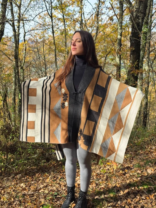 Mantella in 100% baby alpaca